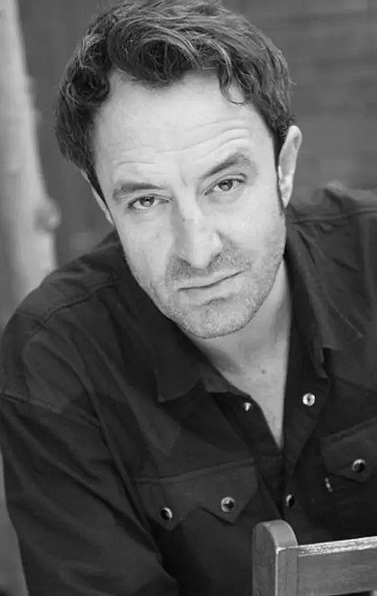 Simon Thorp照片