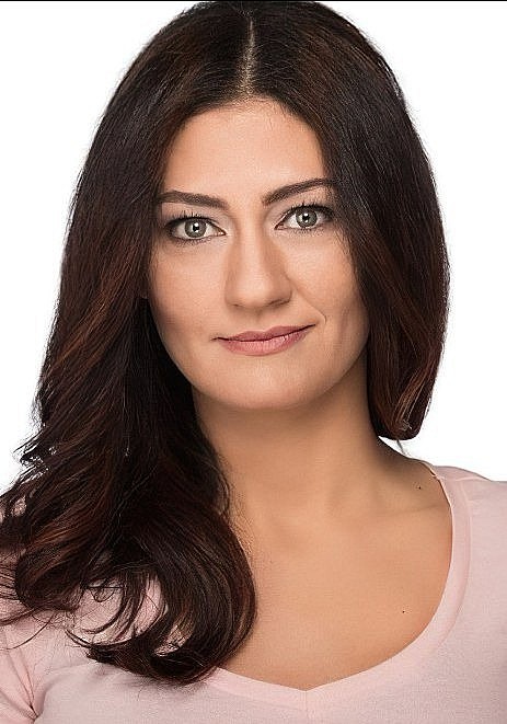 伊利夫·苏姆布尔·塞特 Elif Sümbül Sert照片
