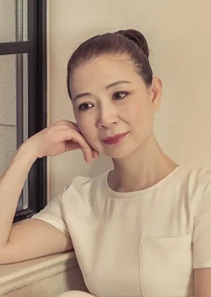 仲小萍 Xiaoping Zhong照片