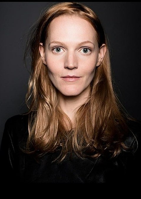 Annette Lober照片