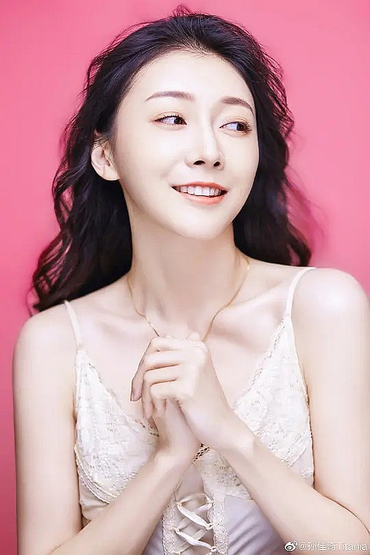 孙佳奇 Jiaqi Sun照片