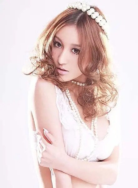 刘羽琦 Yuqi Liu照片