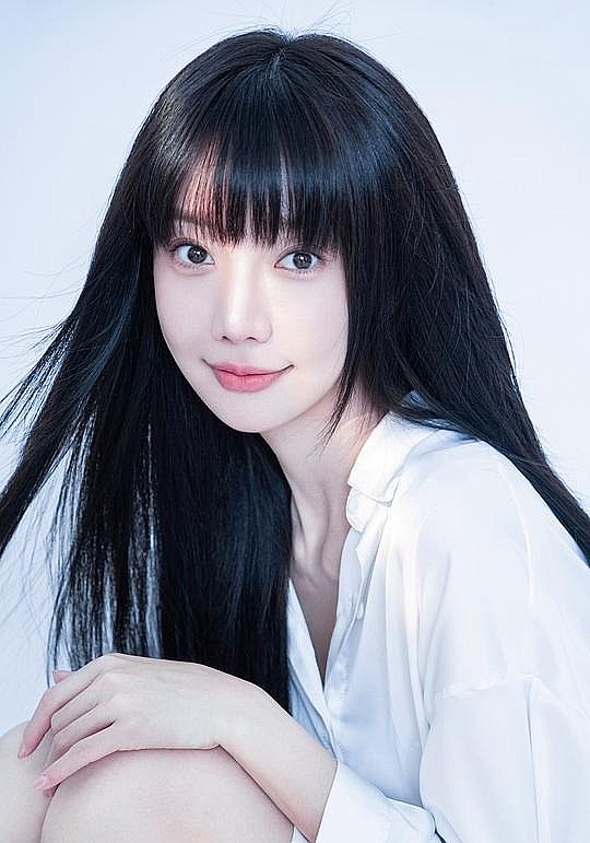 郑雅文 Veronique Zheng照片