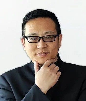 万荣 Rong Wan照片