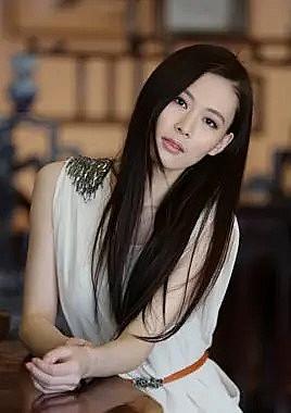 龙一一 Yiyi Long照片