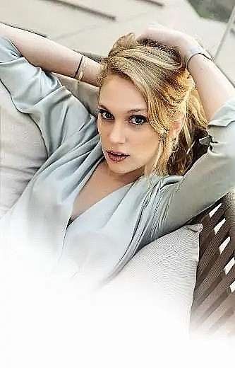 法拉赫·泽伊内普·阿卜杜拉 Farah Zeynep Abdullah照片