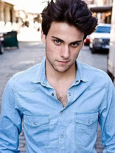 杰克·法拉赫 Jack Falahee照片