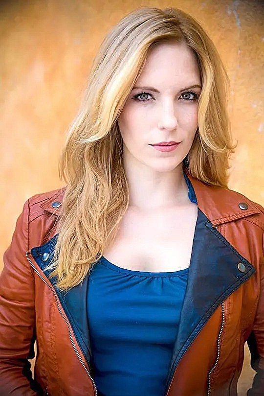 Ali Williams照片