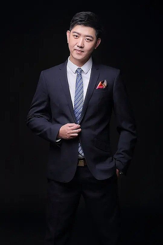 聂闻 Wen Nie照片