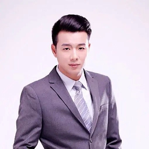 鄢佳辉 Jiahui Yan照片
