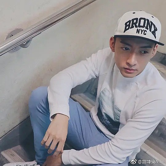 谭坤伦 Alan Tam照片