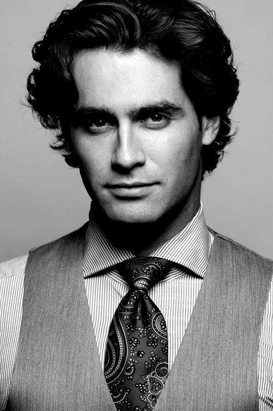 Jonathan Stoddard照片