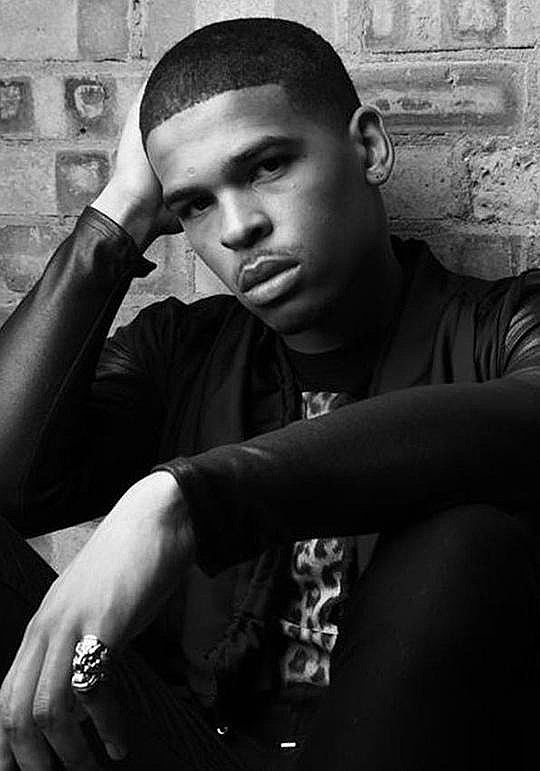 科拉·波金尼 Kola Bokinni照片