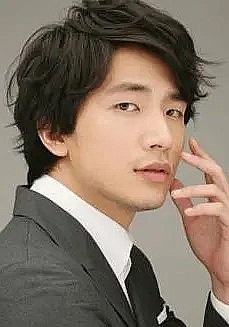李勇株 Yong-Joo Lee照片