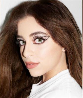 阿芮尔·马丁 Ariel Martin照片