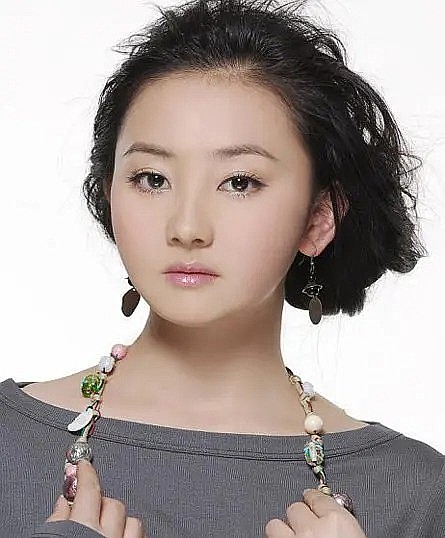 石佳灵 Jialing Shi照片