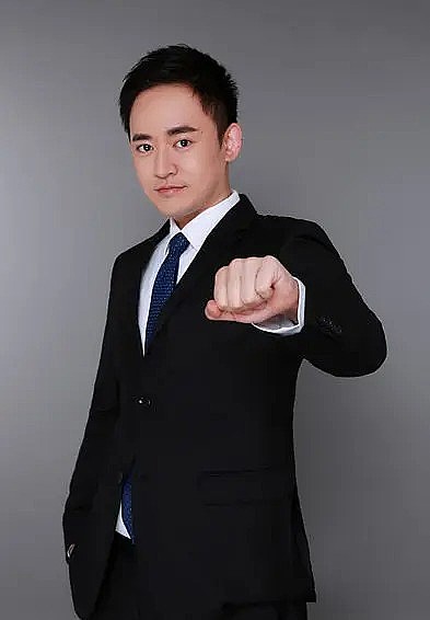 王梁 Liang Wang照片