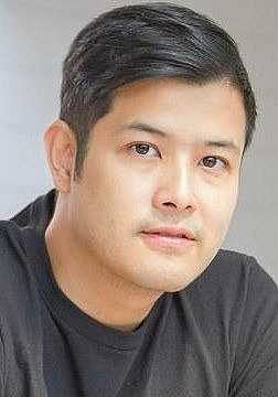 塔万·扎鲁金达 Tawan Charuchinda照片