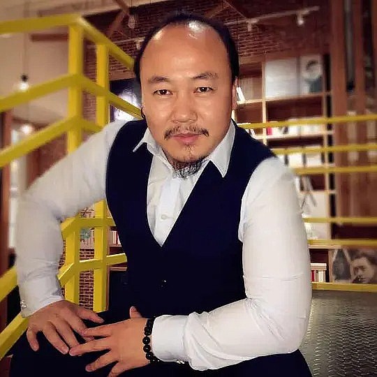红旗 Hong Qi照片