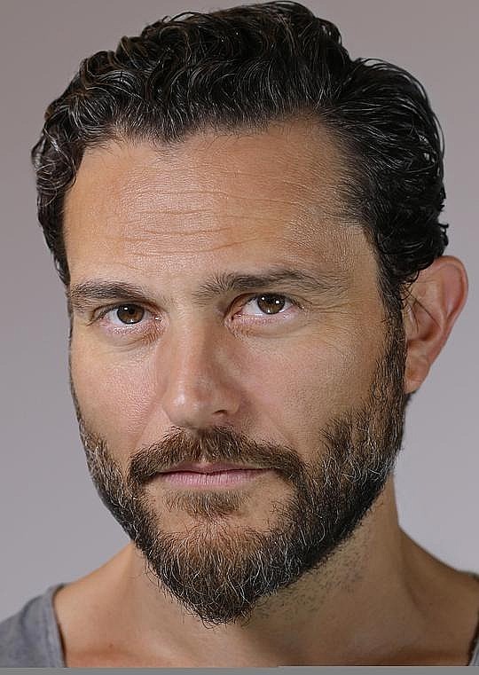 约尔戈斯·卡拉米霍斯 Yorgos Karamihos照片
