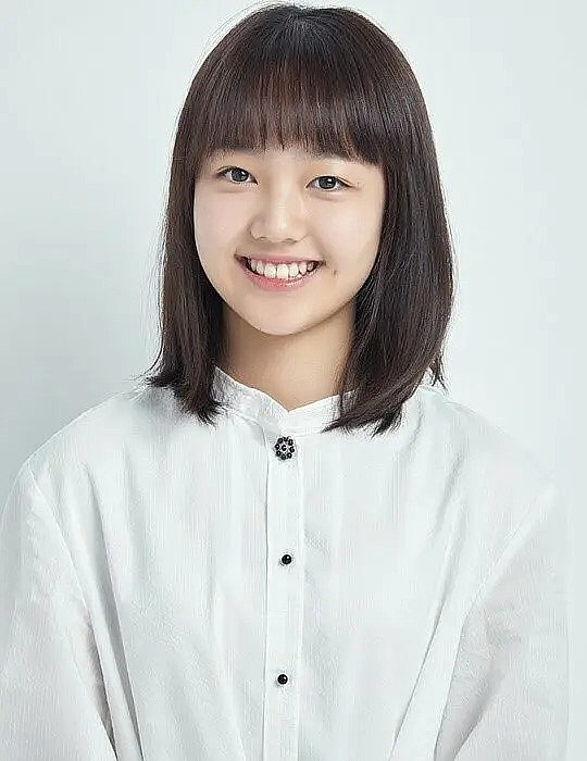 李彩尹 Lee Chae-yoon照片