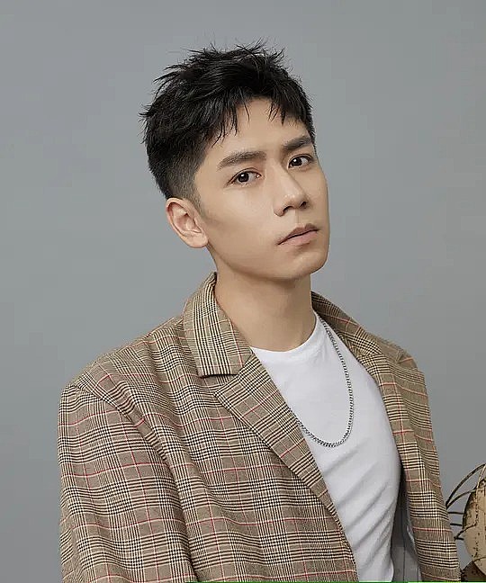 杨霖 Lin Yang照片