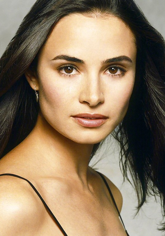 米娅·麦斯特罗 Mía Maestro照片