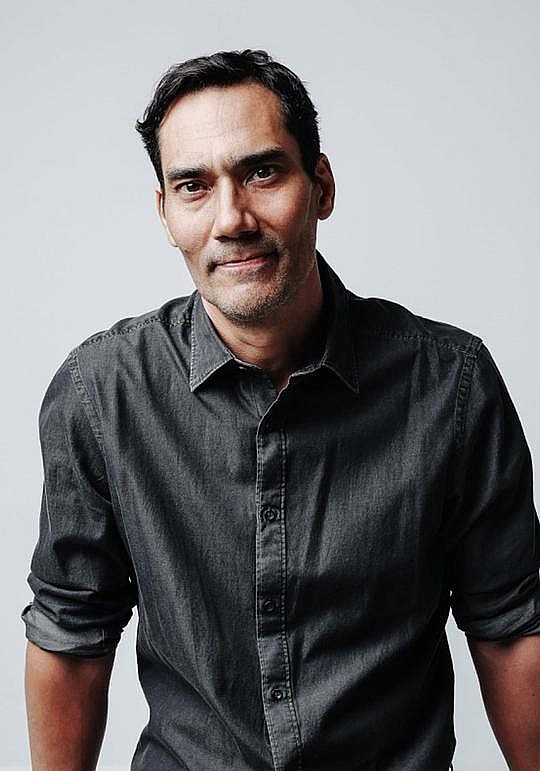 詹姆斯·金恩 James Genn照片