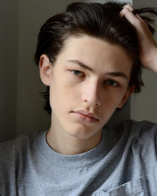 卢克·普拉尔 Luke Prael照片