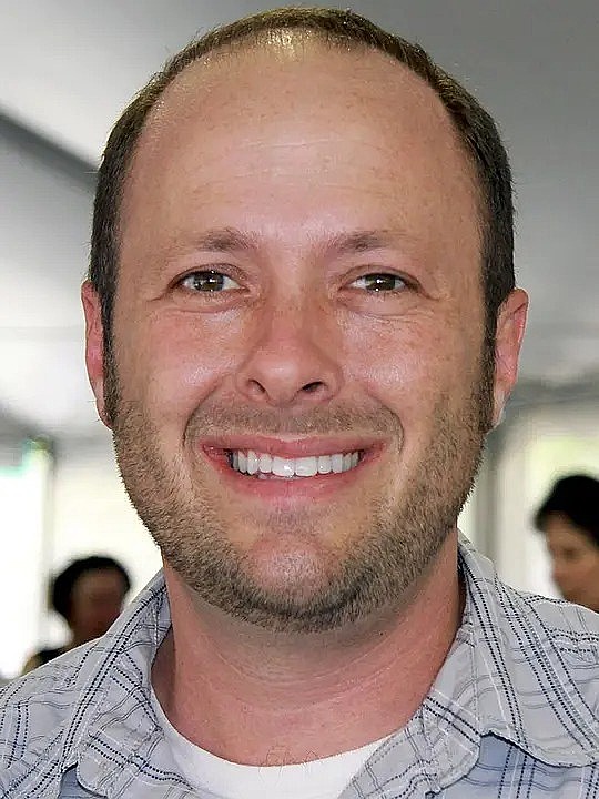 杰伊·阿什 Jay Asher照片