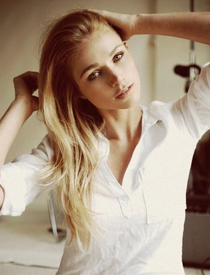 阿莉莎·茱莉亚·史密斯 Alyssa Julya Smith照片