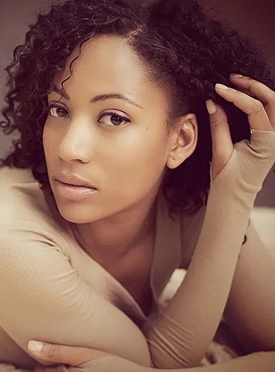 娜塔莉·保尔 Natalie Paul照片