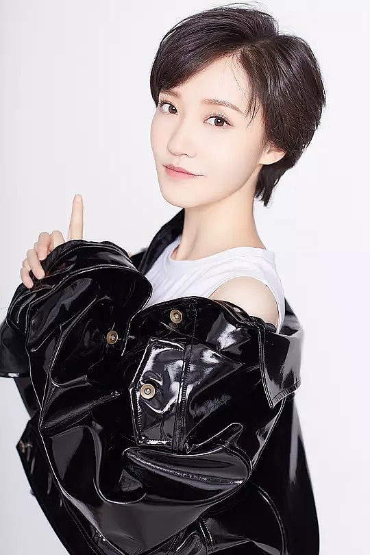 李牵 Qian Li照片
