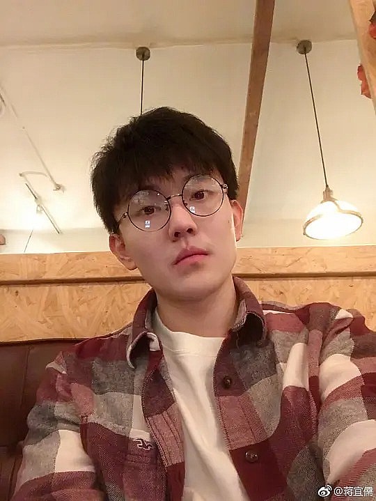 蒋宜儒 Yiru Jiang照片