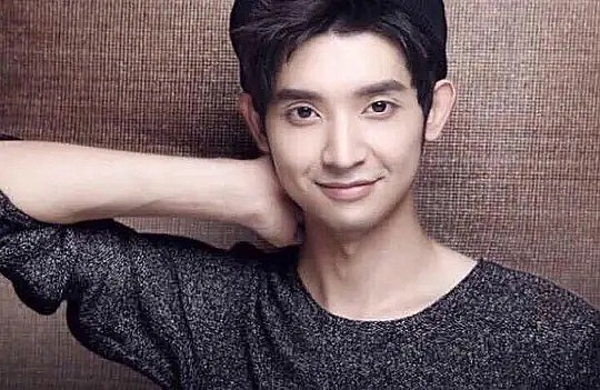 金俊秀 Junxiu Jin照片