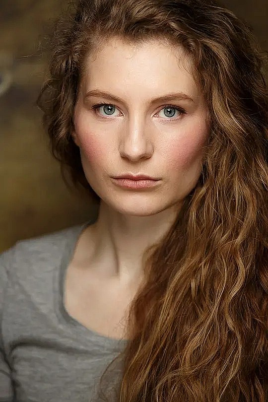 凯蒂·波尔斯 Katie Powles照片