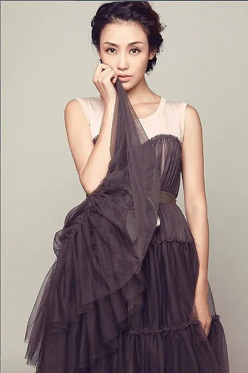 石洋子 Yangzi Shi照片