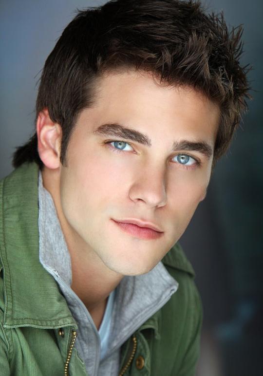 布朗特·道格赫迪 Brant Daugherty照片