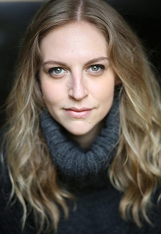 凯特琳·伊内斯·爱德华兹 Caitlin Innes Edwards照片