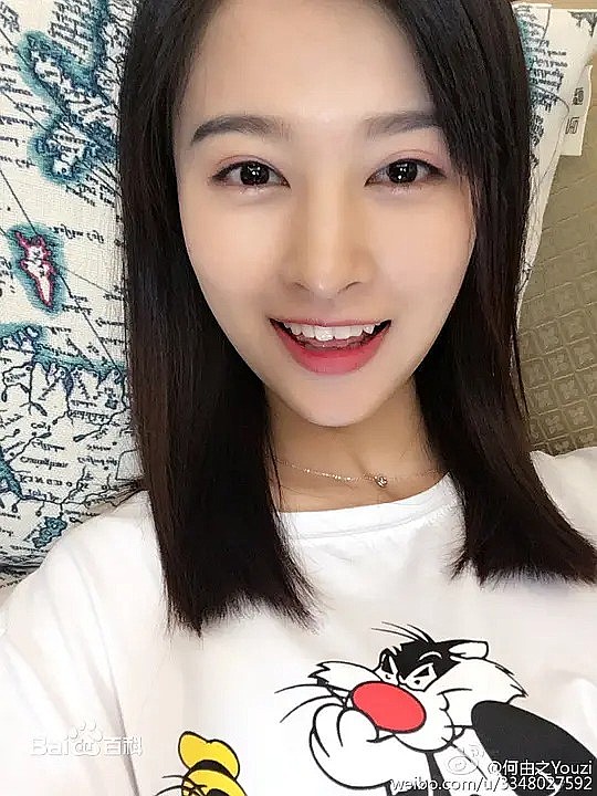 何由之 Youzhi He照片