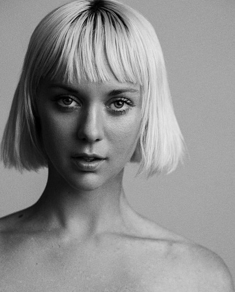 切尔西·德博 Chelsea Debo照片