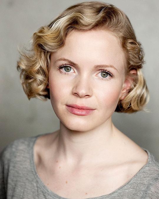 凯特·菲利普斯 Kate Phillips照片