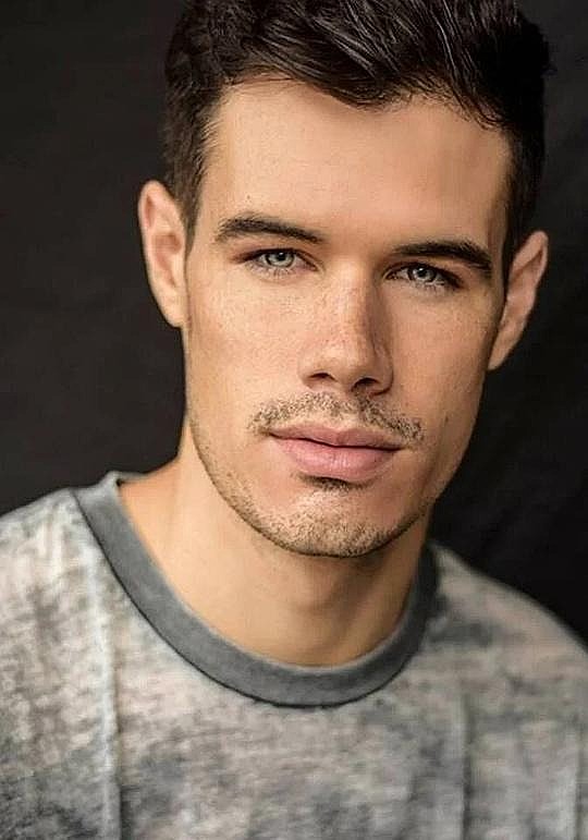 利亚姆·霍尔 Liam Hall照片