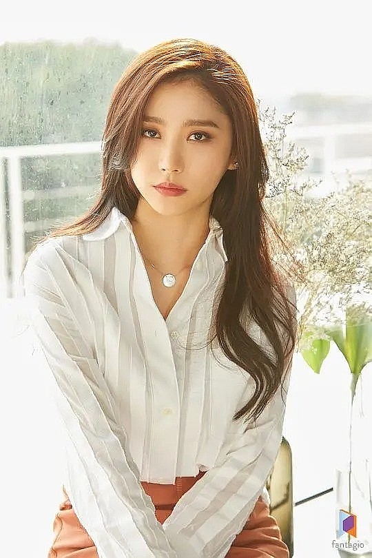 李花兼 Lee Hwa Kyum照片