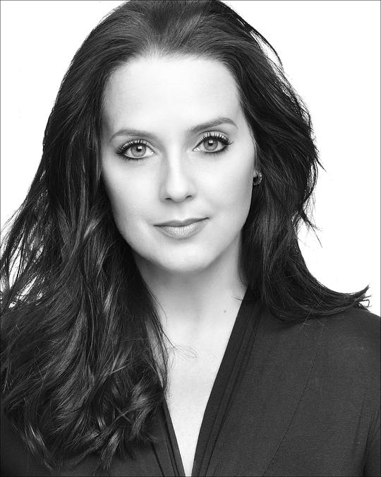 苏南·布劳恩 Suanne Braun照片