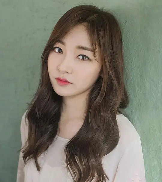 赵雅拉 Jo Ah-ra照片