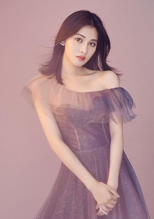 王俏霖 Qiaolin Wang照片