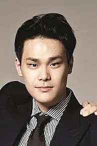 崔铀星 Yoo-seong Choi照片