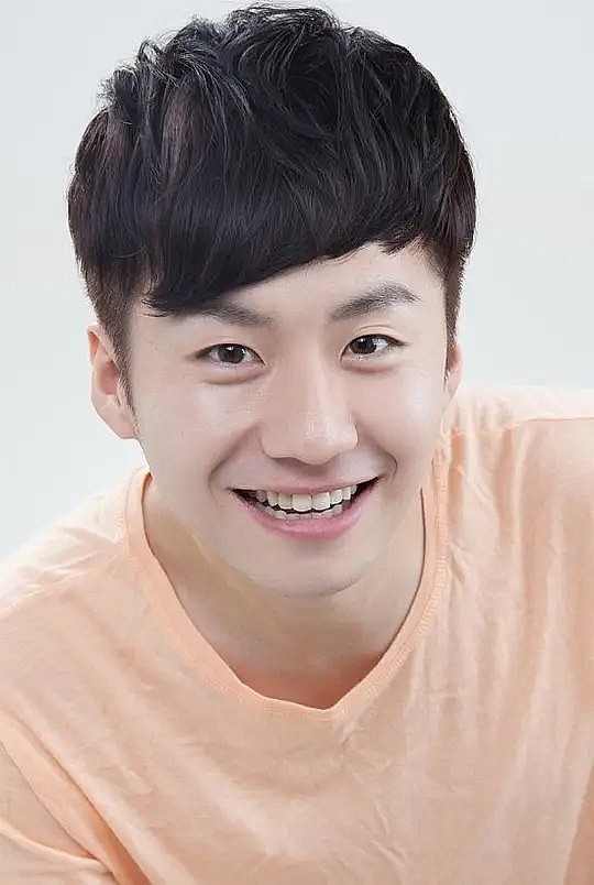 赵英勋 Young-hoon Jo照片