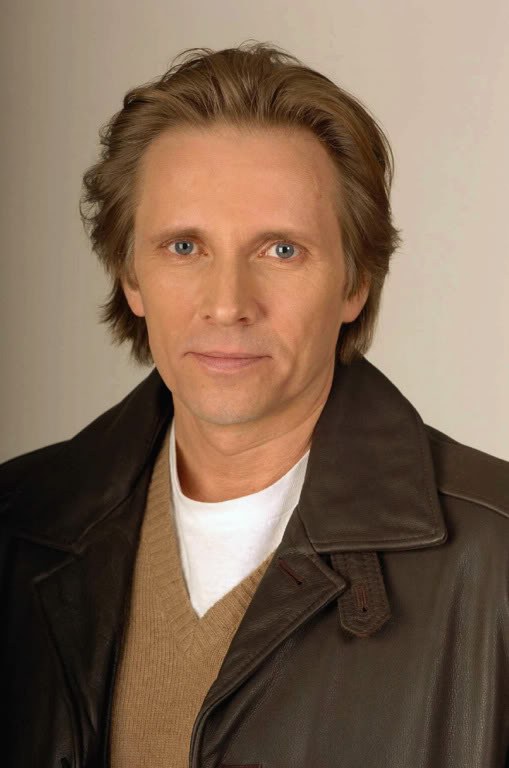 约翰·拉尔斯顿 John Ralston照片